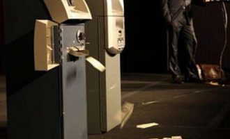 黑客中的战斗机：日赚美金五位数 法拉利和保时捷只是福利